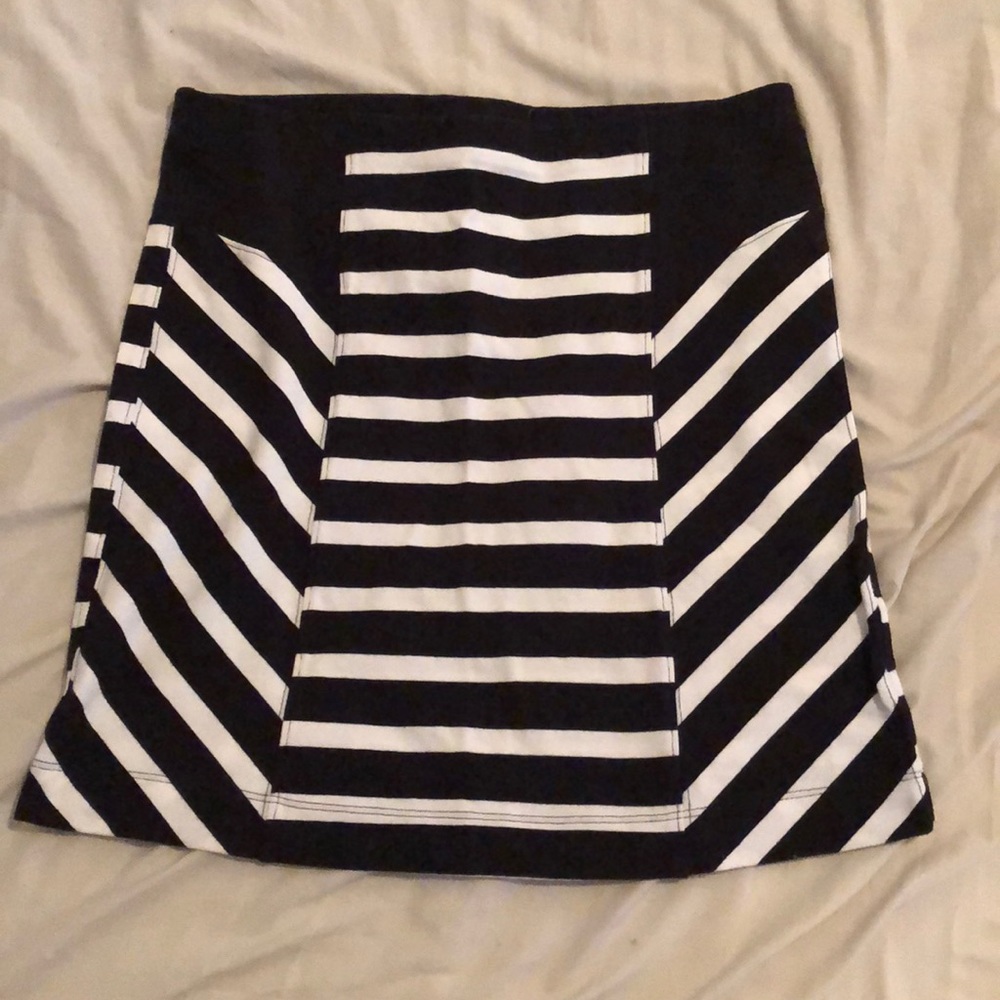 B&W Striped mini skirt